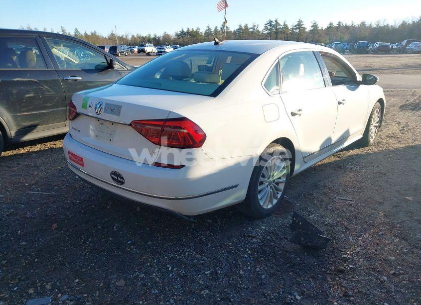 Photo 4 of 2017 Volkswagen Passat 1.8T SE (VIN 1VWBT7A35HC029034)