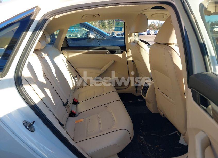 Photo 8 of 2017 Volkswagen Passat 1.8T SE (VIN 1VWBT7A35HC029034)