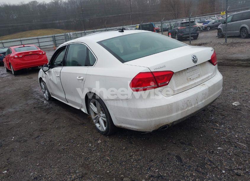 Photo 3 of 2014 Volkswagen Passat 1.8T SE (VIN 1VWBT7A36EC076441)