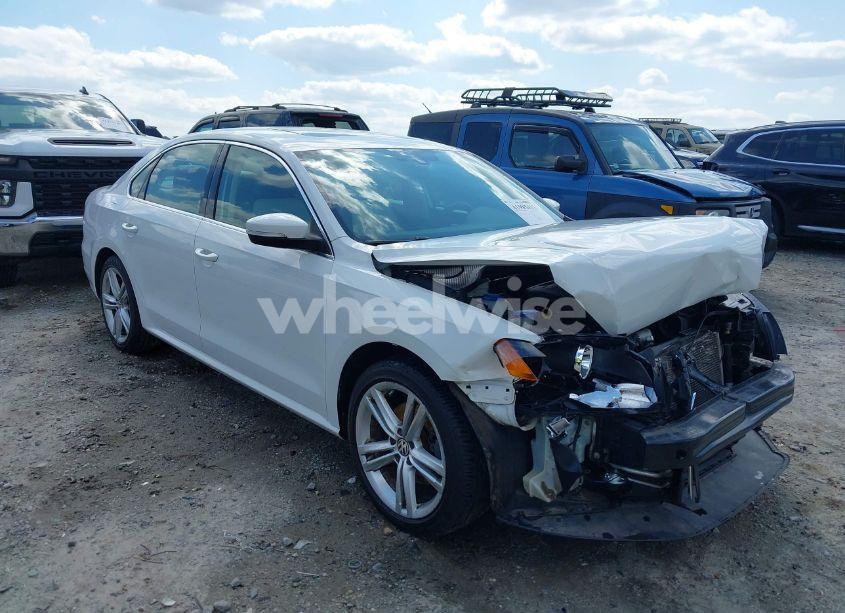 2014 Volkswagen Passat 1.8T SE (VIN 1VWBT7A36EC088217) main photo