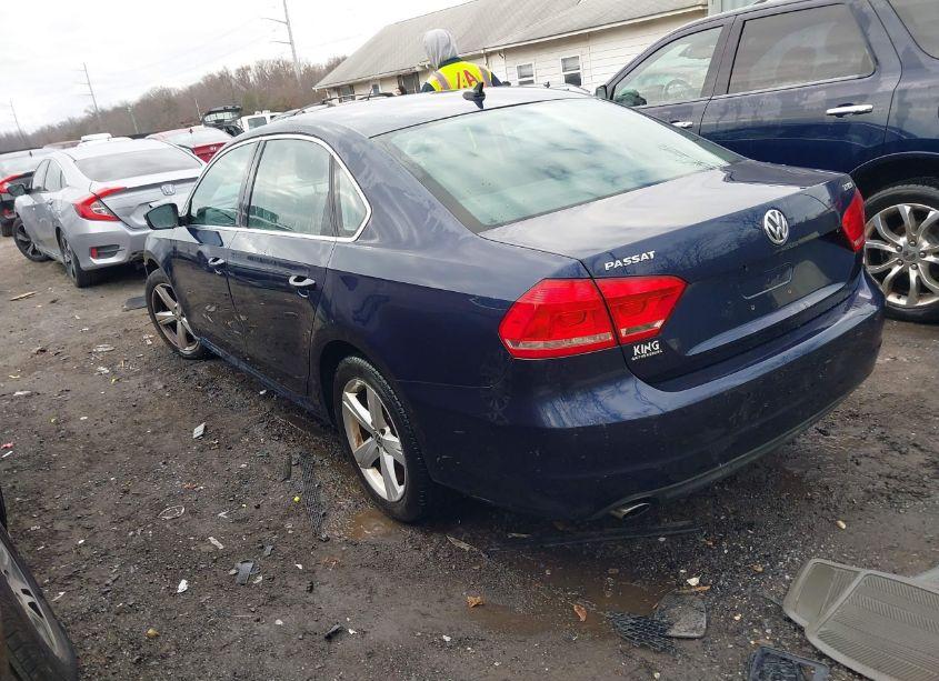 Photo 3 of 2014 Volkswagen Passat 1.8T SE (VIN 1VWBT7A36EC109714)