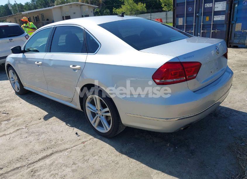 Photo 3 of 2015 Volkswagen Passat 1.8T SE (VIN 1VWBT7A36FC003247)