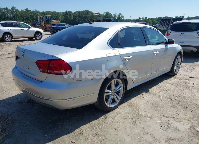 Photo 4 of 2015 Volkswagen Passat 1.8T SE (VIN 1VWBT7A36FC003247)