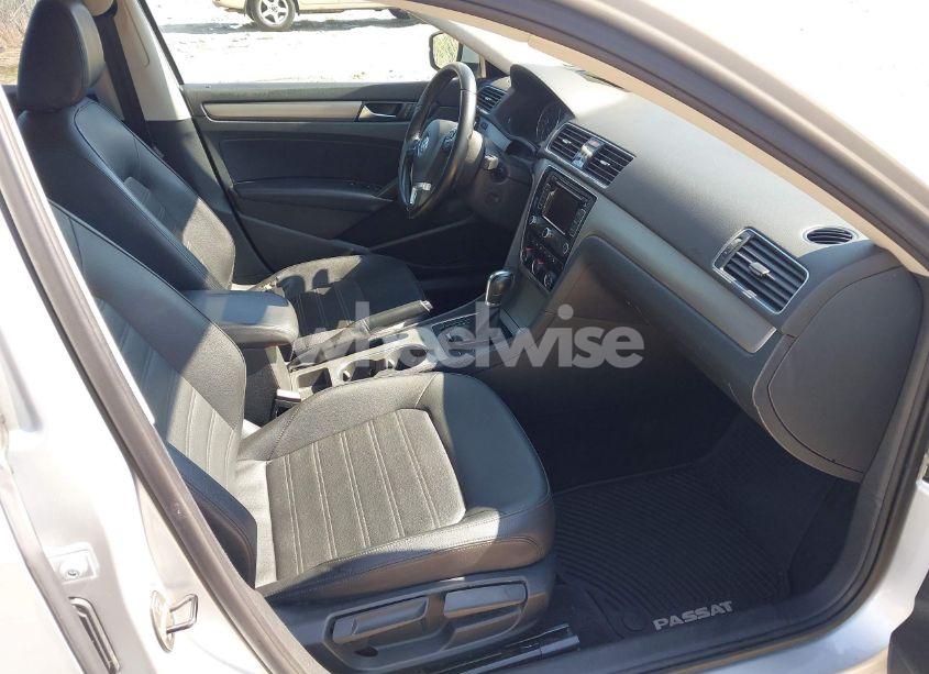 Photo 5 of 2015 Volkswagen Passat 1.8T SE (VIN 1VWBT7A36FC003247)