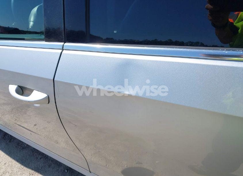 Photo 6 of 2015 Volkswagen Passat 1.8T SE (VIN 1VWBT7A36FC003247)