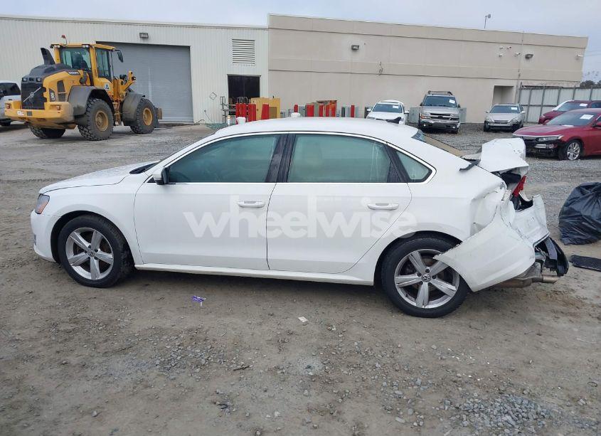 Photo 14 of 2015 Volkswagen Passat 1.8T SE (VIN 1VWBT7A36FC004222)
