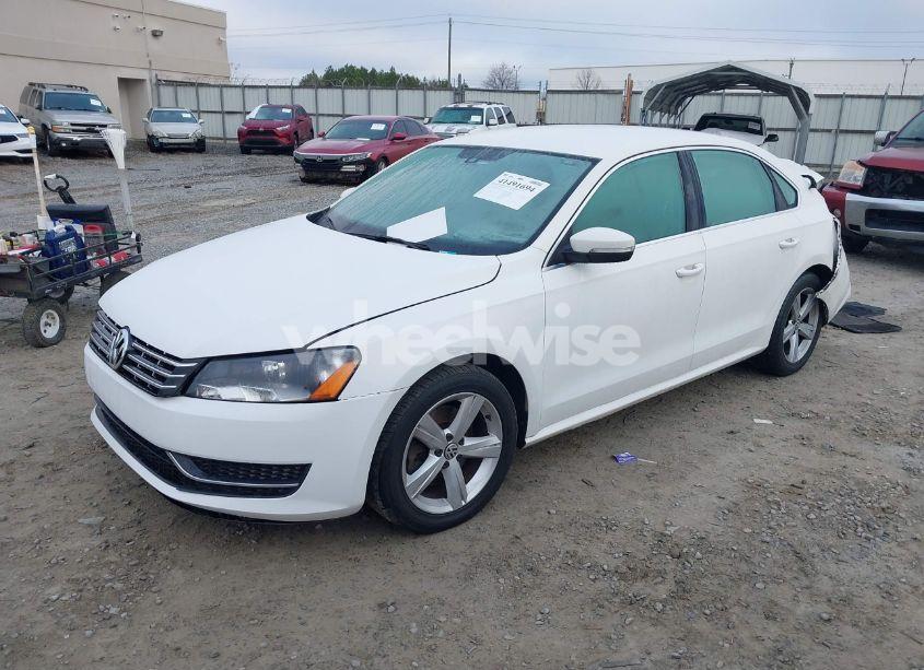 Photo 2 of 2015 Volkswagen Passat 1.8T SE (VIN 1VWBT7A36FC004222)
