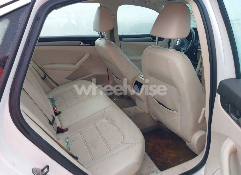 Photo 8 of 2015 Volkswagen Passat 1.8T SE (VIN 1VWBT7A36FC004222)