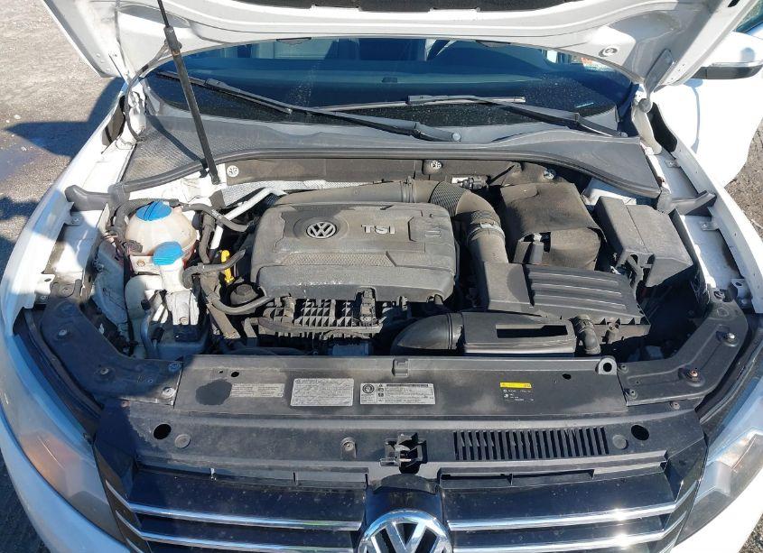 Photo 10 of 2015 Volkswagen Passat 1.8T SE (VIN 1VWBT7A36FC013146)