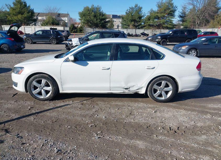 Photo 14 of 2015 Volkswagen Passat 1.8T SE (VIN 1VWBT7A36FC013146)