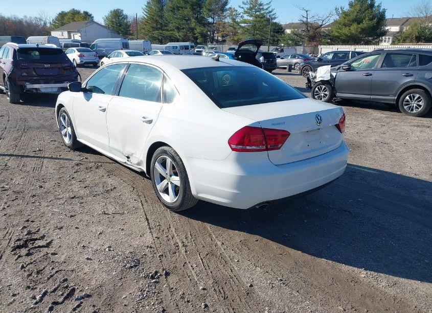 Photo 3 of 2015 Volkswagen Passat 1.8T SE (VIN 1VWBT7A36FC013146)