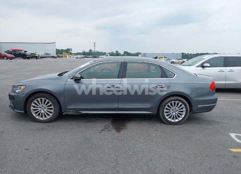 Photo 14 of 2016 Volkswagen Passat 1.8T SE (VIN 1VWBT7A36GC007977)