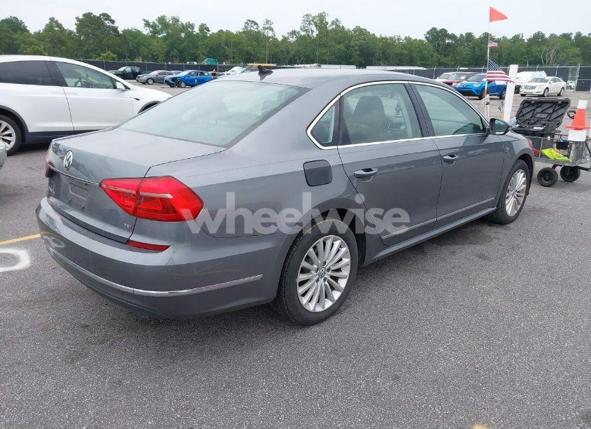 Photo 4 of 2016 Volkswagen Passat 1.8T SE (VIN 1VWBT7A36GC007977)