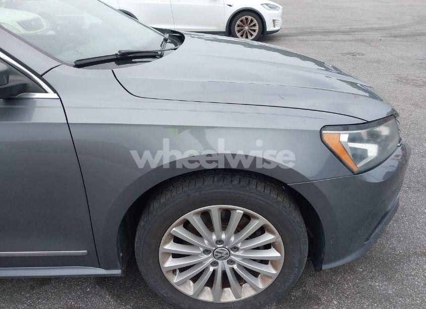 Photo 6 of 2016 Volkswagen Passat 1.8T SE (VIN 1VWBT7A36GC007977)