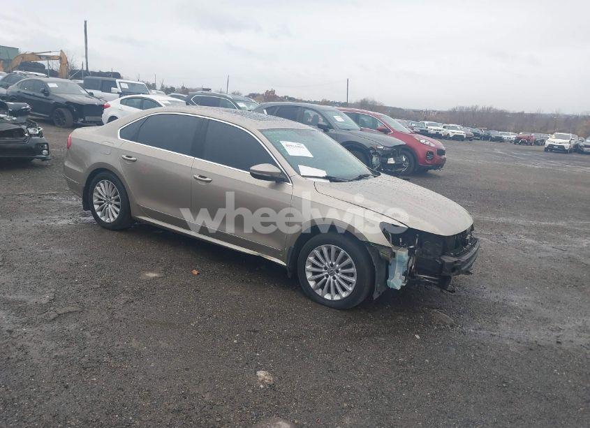 2016 Volkswagen Passat 1.8T SE (VIN 1VWBT7A36GC014122) main photo