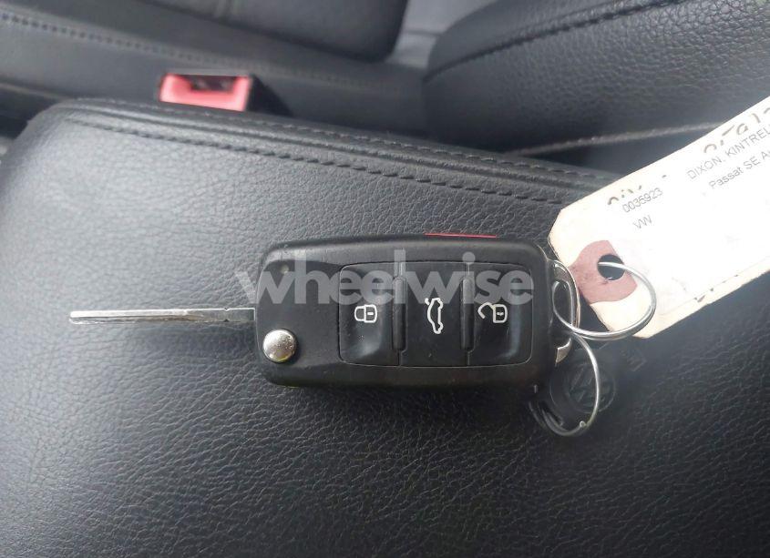 Photo 11 of 2016 Volkswagen Passat 1.8T SE (VIN 1VWBT7A36GC014122)