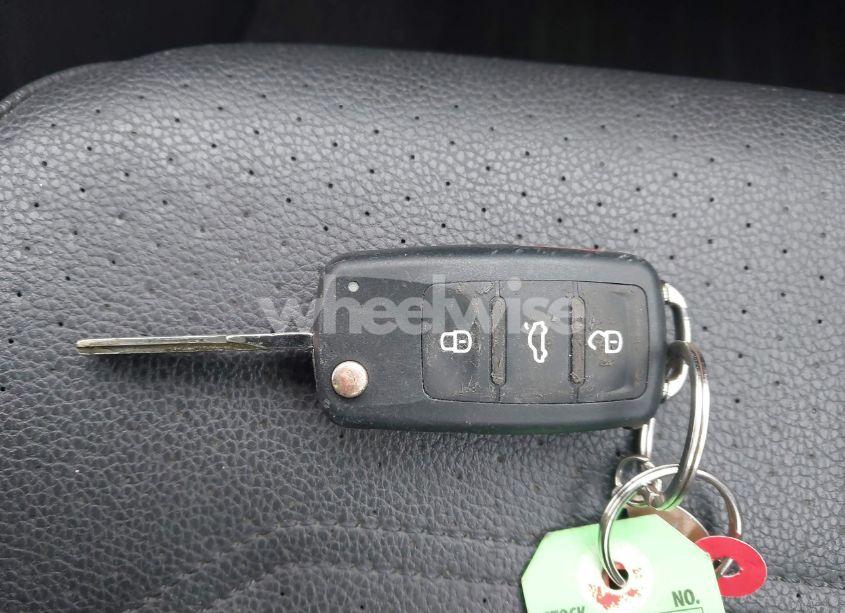 Photo 11 of 2016 Volkswagen Passat 1.8T SE (VIN 1VWBT7A36GC032250)