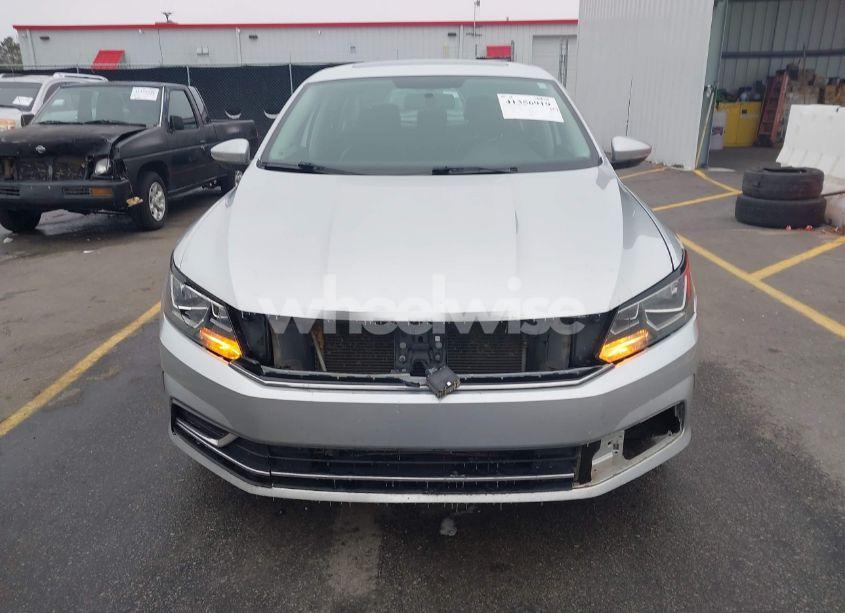 Photo 12 of 2016 Volkswagen Passat 1.8T SE (VIN 1VWBT7A36GC032250)