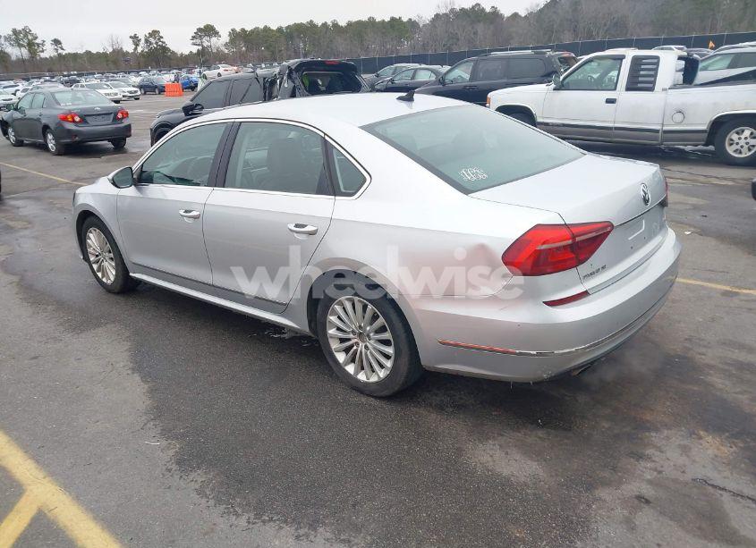 Photo 3 of 2016 Volkswagen Passat 1.8T SE (VIN 1VWBT7A36GC032250)