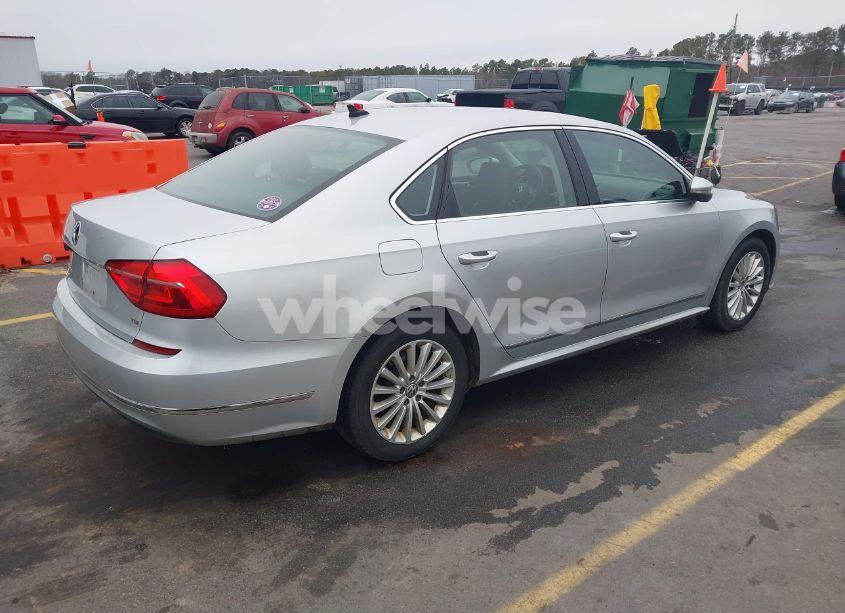 Photo 4 of 2016 Volkswagen Passat 1.8T SE (VIN 1VWBT7A36GC032250)