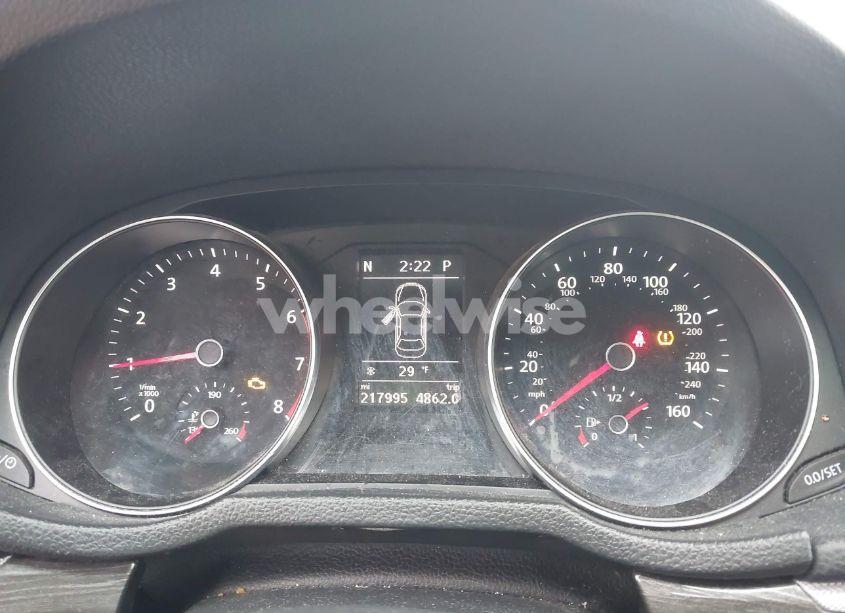 Photo 7 of 2016 Volkswagen Passat 1.8T SE (VIN 1VWBT7A36GC032250)