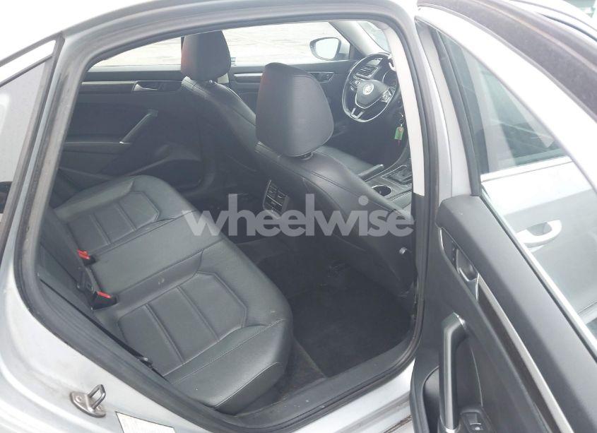 Photo 8 of 2016 Volkswagen Passat 1.8T SE (VIN 1VWBT7A36GC032250)