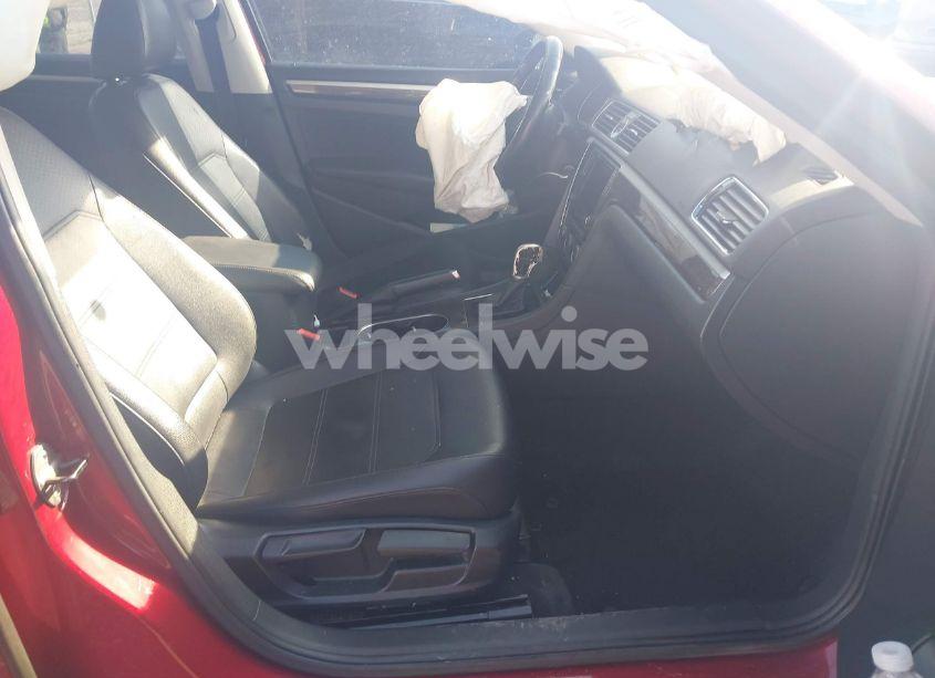 Photo 5 of 2016 Volkswagen Passat 1.8T SE (VIN 1VWBT7A36GC048206)