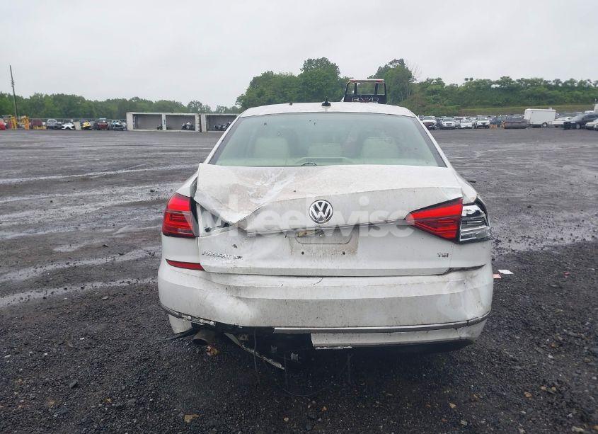 Photo 16 of 2016 Volkswagen Passat 1.8T SE (VIN 1VWBT7A36GC061568)