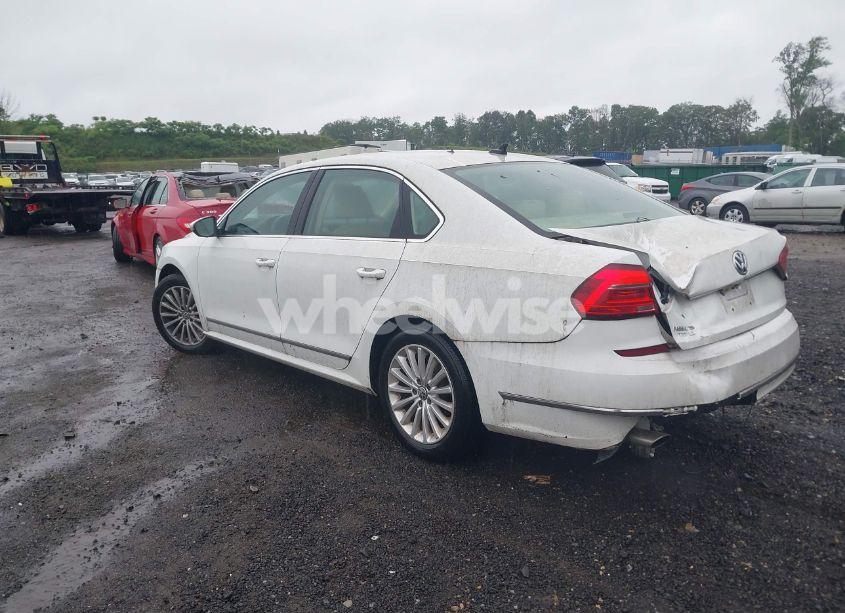 Photo 3 of 2016 Volkswagen Passat 1.8T SE (VIN 1VWBT7A36GC061568)