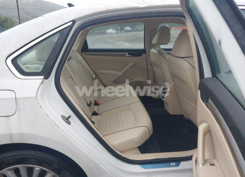 Photo 8 of 2016 Volkswagen Passat 1.8T SE (VIN 1VWBT7A36GC061568)