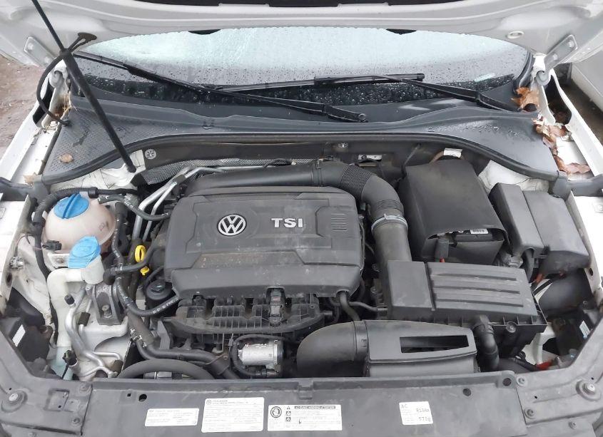 Photo 10 of 2014 Volkswagen Passat 1.8T SE (VIN 1VWBT7A37EC083544)