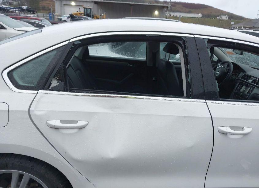 Photo 13 of 2014 Volkswagen Passat 1.8T SE (VIN 1VWBT7A37EC083544)