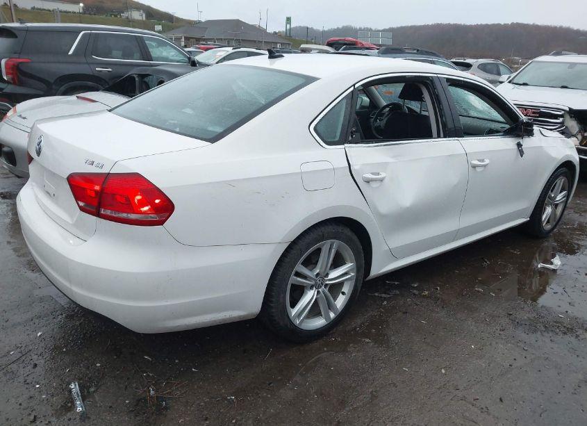 Photo 4 of 2014 Volkswagen Passat 1.8T SE (VIN 1VWBT7A37EC083544)