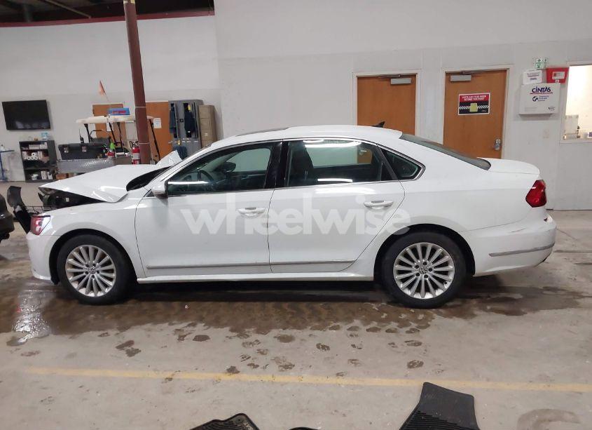 Photo 15 of 2016 Volkswagen Passat 1.8T SE (VIN 1VWBT7A37GC028563)