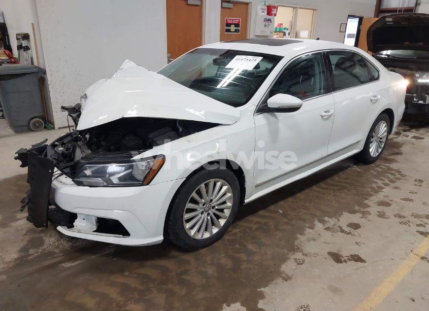 Photo 2 of 2016 Volkswagen Passat 1.8T SE (VIN 1VWBT7A37GC028563)