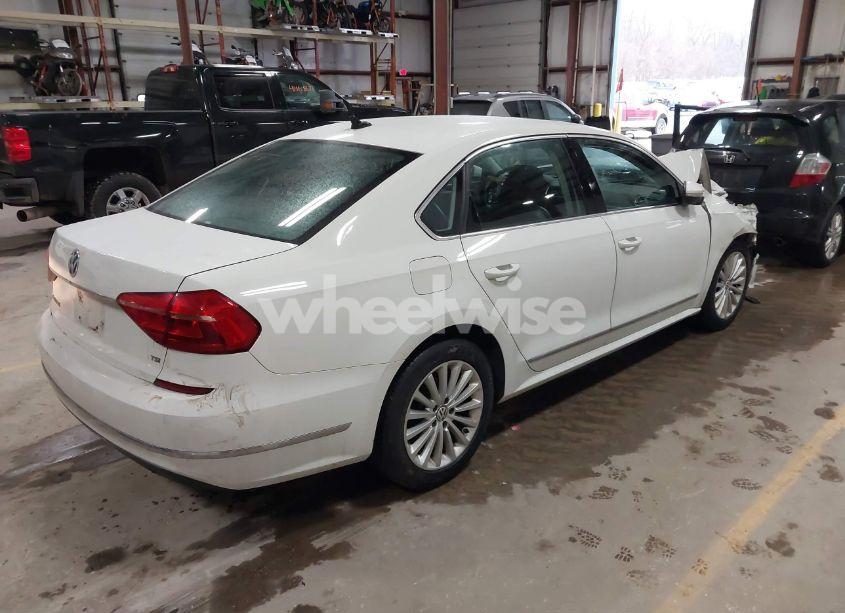 Photo 4 of 2016 Volkswagen Passat 1.8T SE (VIN 1VWBT7A37GC028563)