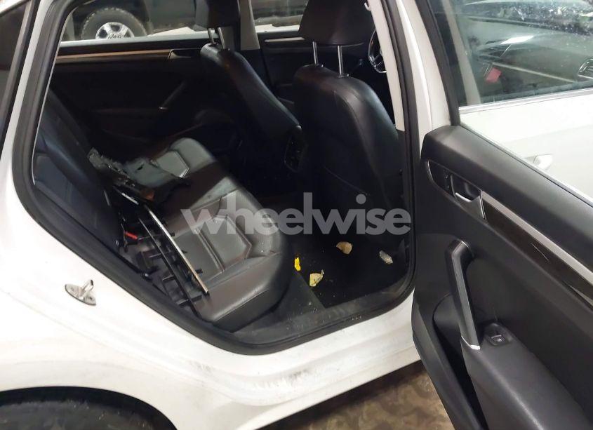 Photo 8 of 2016 Volkswagen Passat 1.8T SE (VIN 1VWBT7A37GC028563)