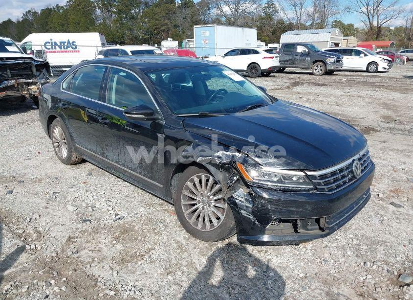 2016 Volkswagen Passat 1.8T SE (VIN 1VWBT7A37GC041121) main photo