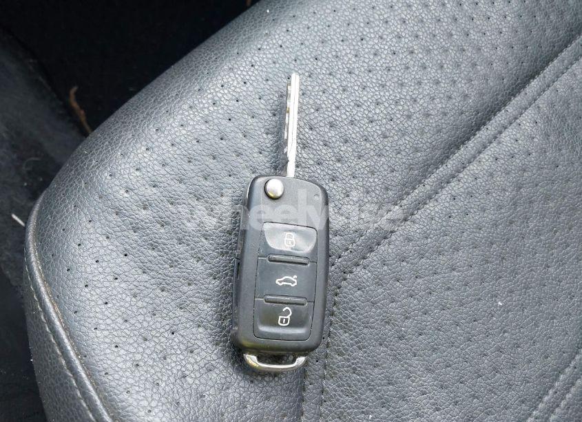 Photo 11 of 2016 Volkswagen Passat 1.8T SE (VIN 1VWBT7A37GC041121)