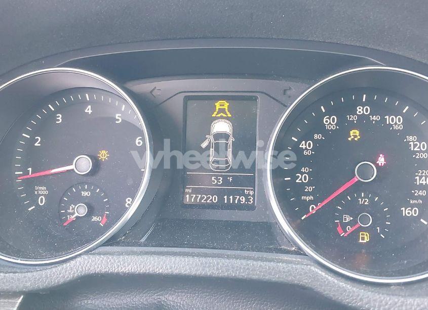 Photo 15 of 2016 Volkswagen Passat 1.8T SE (VIN 1VWBT7A37GC041121)