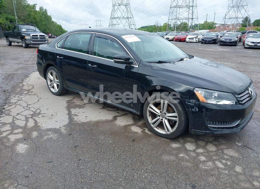 2014 Volkswagen Passat 1.8T SE (VIN 1VWBT7A38EC037432) main photo