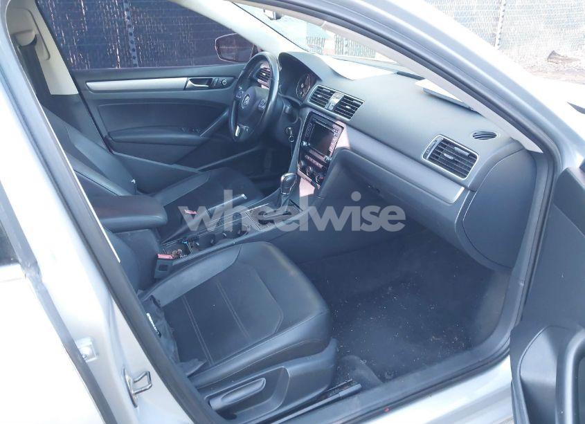 Photo 5 of 2014 Volkswagen Passat 1.8T SE (VIN 1VWBT7A38EC038418)