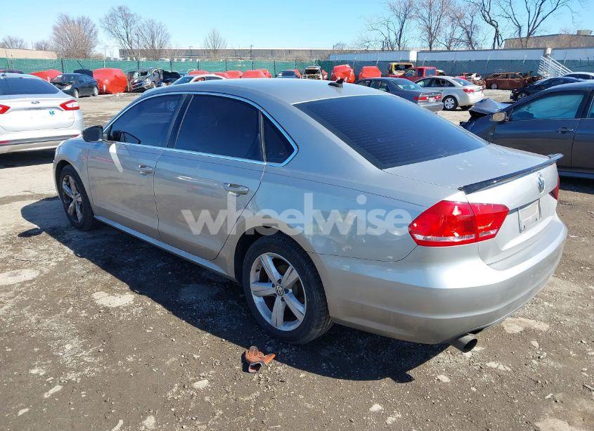 Photo 3 of 2014 Volkswagen Passat 1.8T SE (VIN 1VWBT7A38EC053078)