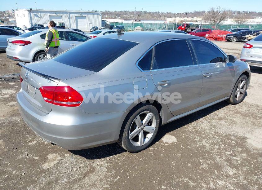 Photo 4 of 2014 Volkswagen Passat 1.8T SE (VIN 1VWBT7A38EC053078)