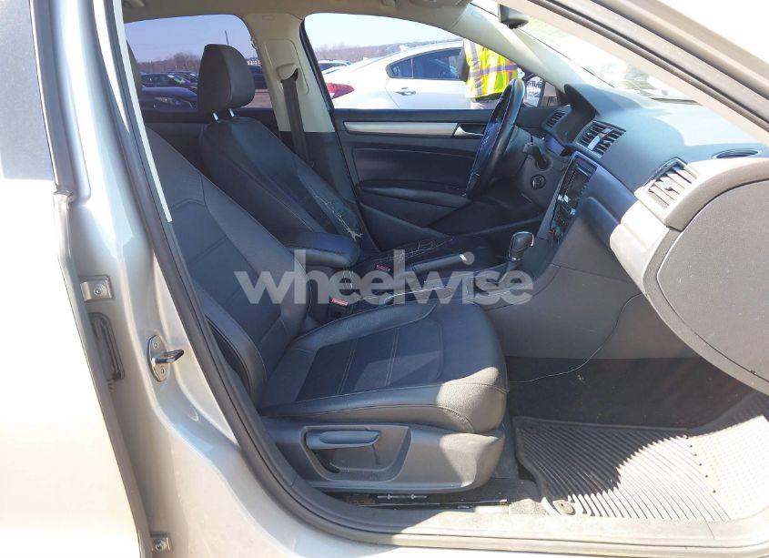 Photo 5 of 2014 Volkswagen Passat 1.8T SE (VIN 1VWBT7A38EC053078)