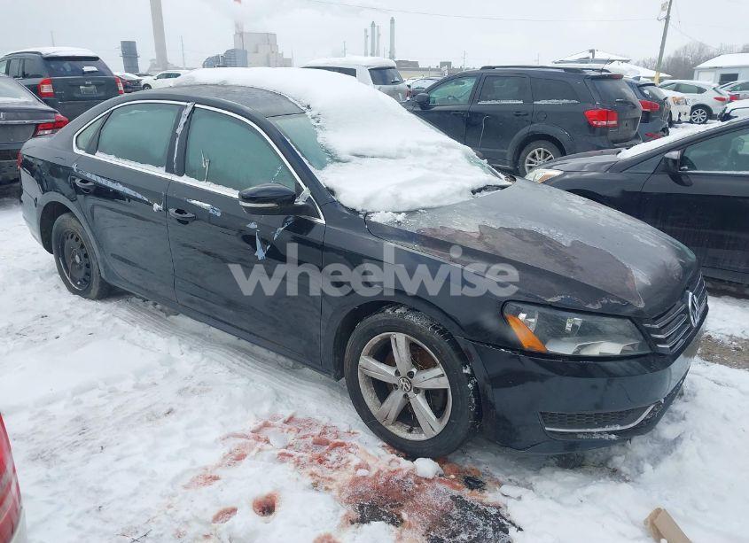 2014 Volkswagen Passat 1.8T SE (VIN 1VWBT7A38EC087943) main photo