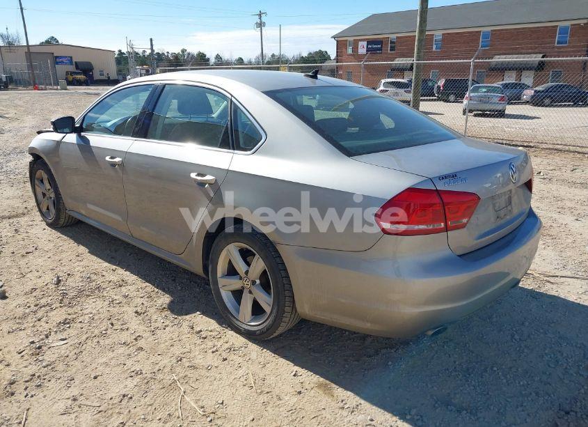 Photo 3 of 2014 Volkswagen Passat 1.8T SE (VIN 1VWBT7A38EC091653)