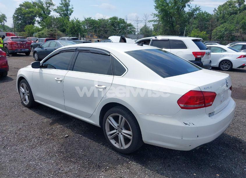 Photo 3 of 2014 Volkswagen Passat 1.8T SE (VIN 1VWBT7A38EC110850)