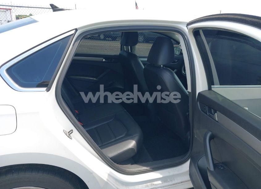 Photo 8 of 2014 Volkswagen Passat 1.8T SE (VIN 1VWBT7A38EC110850)