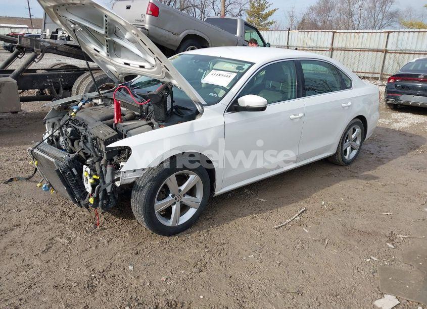 Photo 2 of 2014 Volkswagen Passat 1.8T SE (VIN 1VWBT7A38EC118687)
